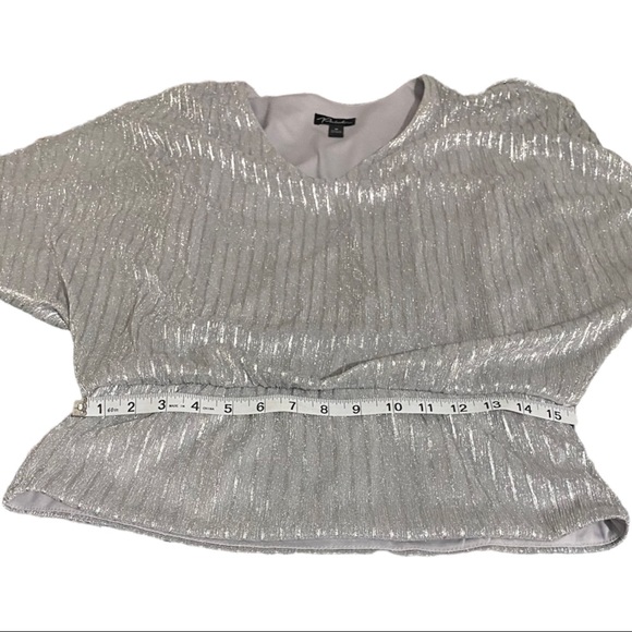 Prelude Metallic Silver Top, size Medium - Picture 7 of 12